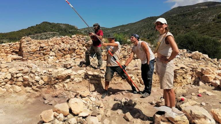 Primers treballs de la 26a campanya d’excavació que es realitza durant un mes al jaciment de Sant Jaume-Mas d’en Serrà d’Alcanar. Foto: GRAP