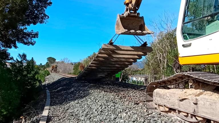 Hace un año que finalizó el desmantelamiento de la antigua vía del tren. Foto: DT