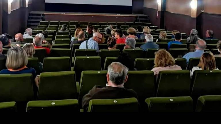 Un grup d’espectadors en una de les sessions de projecció al Cinema Foment. FOTO: cedida
