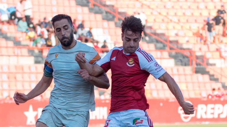 David Concha en una de las ocasiones claras del Nàstic al inicio del encuentro. Foto: Nàstic