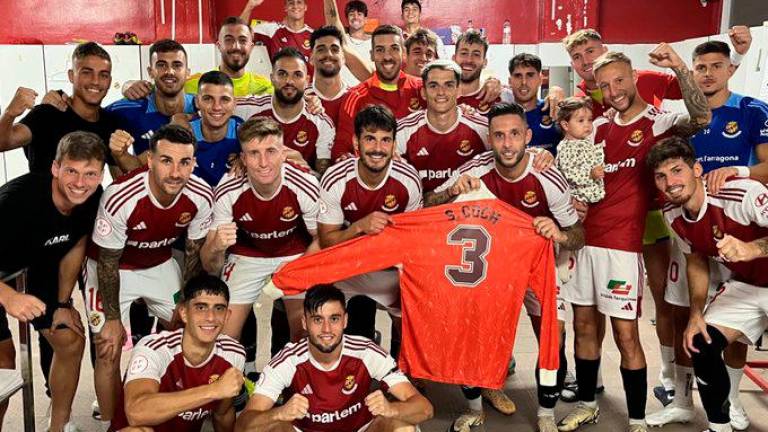 Los jugadores del Nàstic le dedicaron el triunfo a la leyenda, Santi Coch.