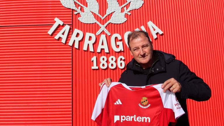 Juan Vizcaíno, con la camiseta grana. Foto: Nàstic