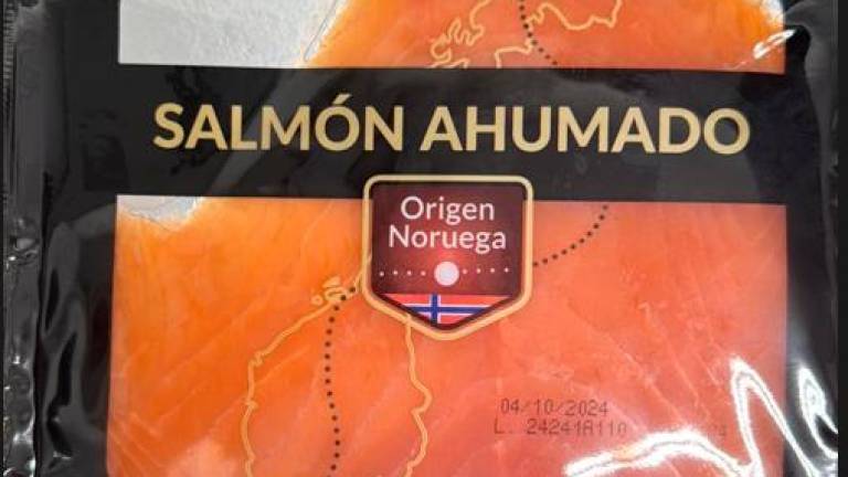 Paquete de salmón ahumado de la marca Selección Mundial de los supermercados Día. FOTO: ACN