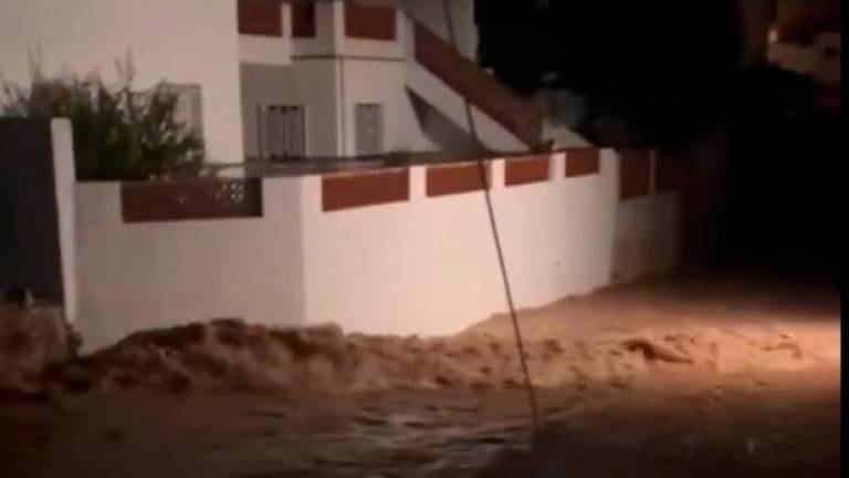 $!En Alcanar una tromba de agua a las diez de la noche puso en alerta los vecinos. Foto: Cedida