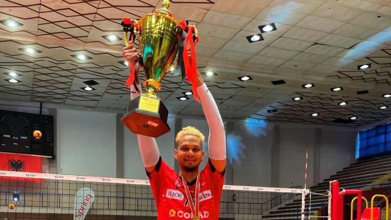 Moises Vázquez ha ganado la Copa y la Supercopa de Albania. Foto: Instagram