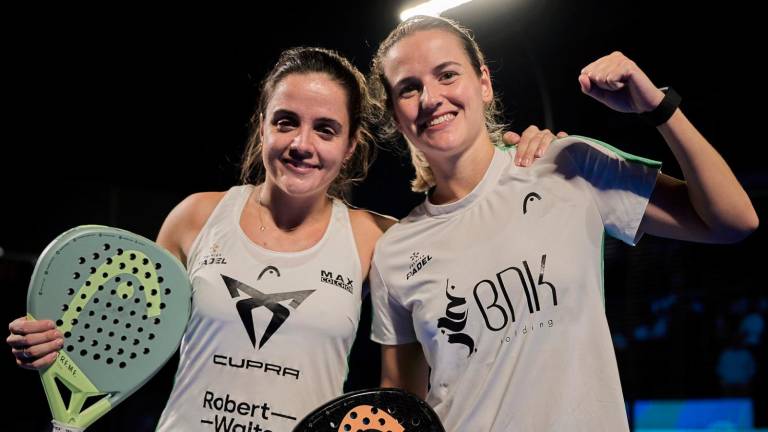 Paula Josemaría y Ari Sánchez tras conquistar el pase a la final. Foto: Premier Padel