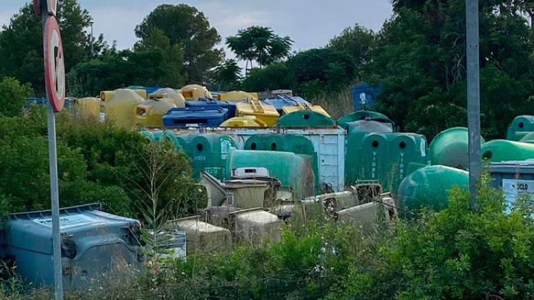 $!Casas con vistas a un cementerio de contenedores de basura en Cunit