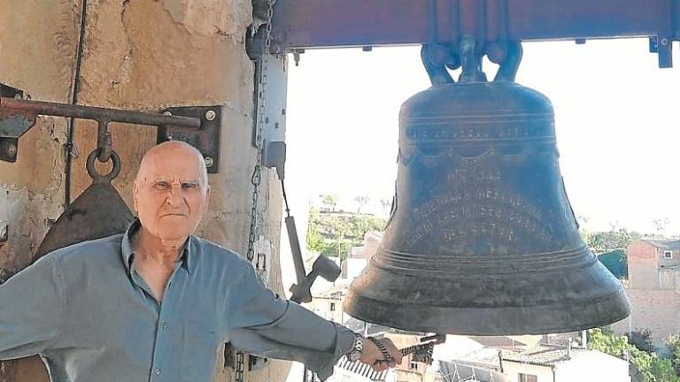 Celestino fa 60 anys que fa de campaner a la Fatarella. foto: Maria Jesús Ardèvol