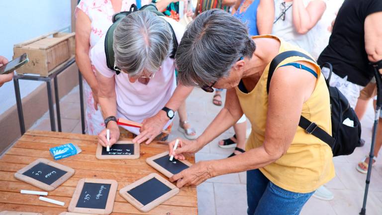 L’obra participativa de Vicent Carda a les escoles velles de Llorenç del Penedès. FOTO: R. Urgell