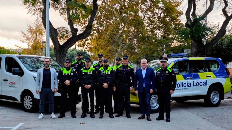 Parte de la expedición de la Policía Local que partirá hacia Valencia. Foto: Cedida