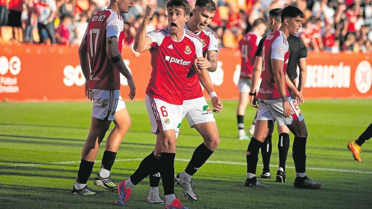 Gorostidi celebra un gol esta temporada con el Nàstic de Tarragona. Foto: Marc Bosch