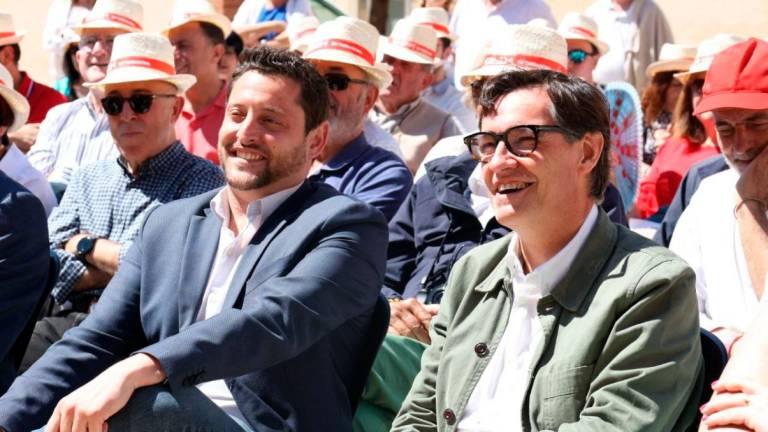 Rubén Viñuales y Salvador Illa durante un acto de campaña en Tarragona. Foto: PSC