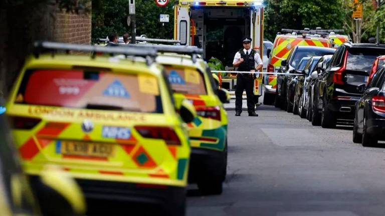 Dos agentes de Policía que intervinieron en el incidente tuvieron, además, que ser trasladados al hospital. Foto: EFE