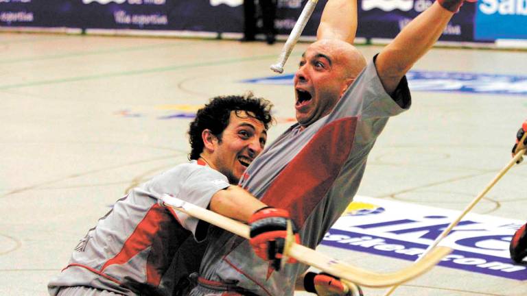 Guillem Cabestany y Jordi Garcia celebran el gol decisivo en la última Copa del Reus, ante el Barça en 2006. Foto: José Carlos León/DT