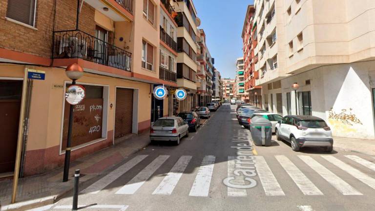 La calle València de Cambrils donde se registró el accidente de moto el pasado viernes. Foto: Google Maps