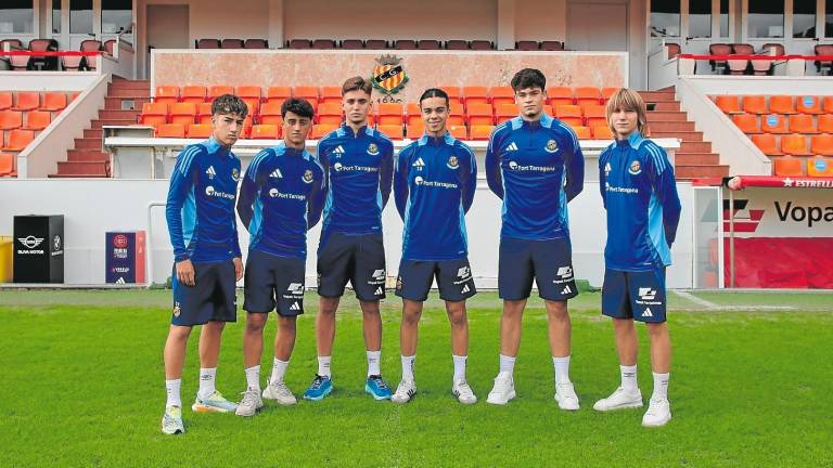 Nicolás Betancourt, Adrián Alves, Guillem Barrés, Agustín Gutiérrez, Enric Pujol y Oriol Subirats en una sesión con el primer equipo. Foto: Nàstic