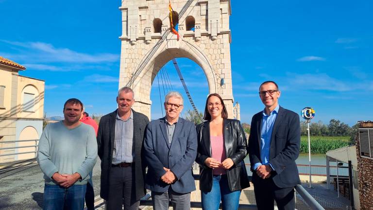 Responsables de la Volta y políticos en Amposta. FOTO: Cedida