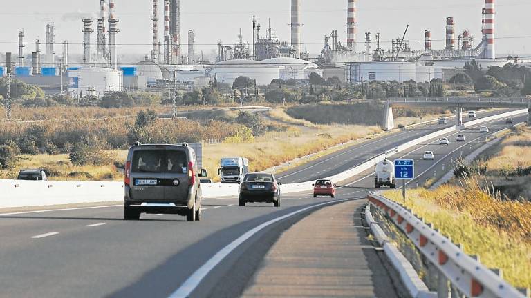 $!El polo petroquímico de Tarragona es uno de los consumidores industriales de energía más destacados del sur de Europa. Foto: Pere Ferré/Dt