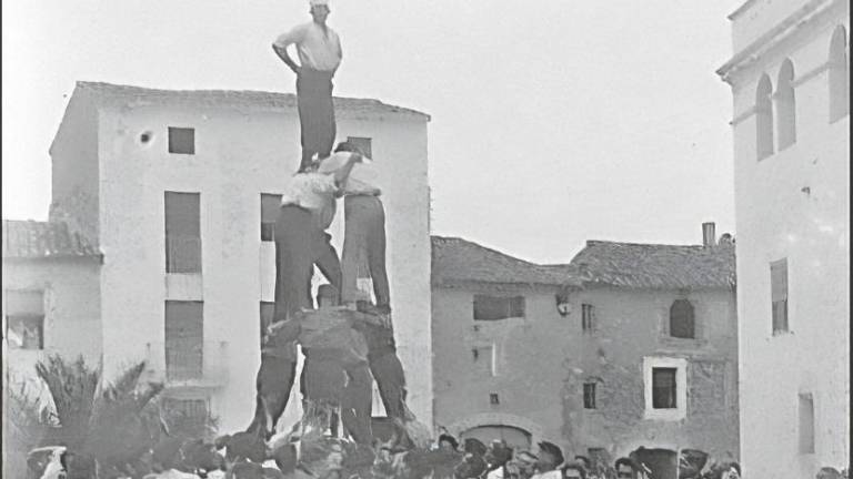 Castell aixecat a la plaça de l’Argilaga el 1929. foto: desconeguda