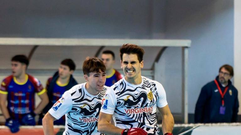 Marc Julià, celebrando uno de sus tres goles junto a Guillem Jansà. Foto: REUS DEPORTIU