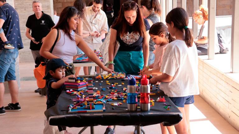 El festival Brickània oferirà diverses propostes amb peces Lego per al públic familiar. Foto: Roser Urgell / DT
