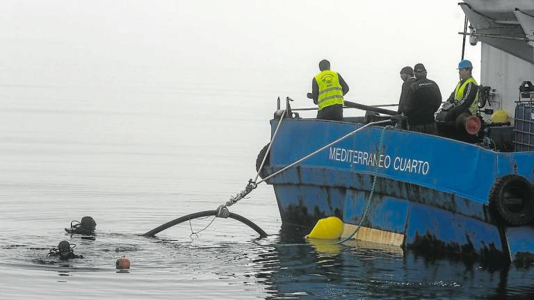 $!En el 2016, Endesa soterró la línea eléctrica del Trabucador, que atravesaba la playa. FOTO: Joan Revillas