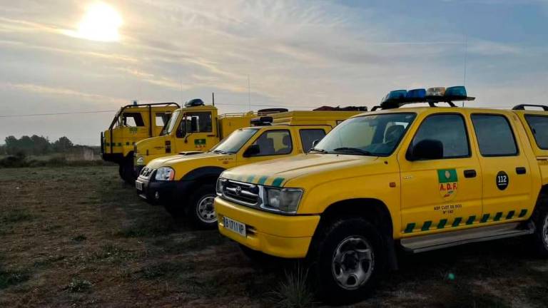 La ADF se desplaza en varios vehículos a Valencia.