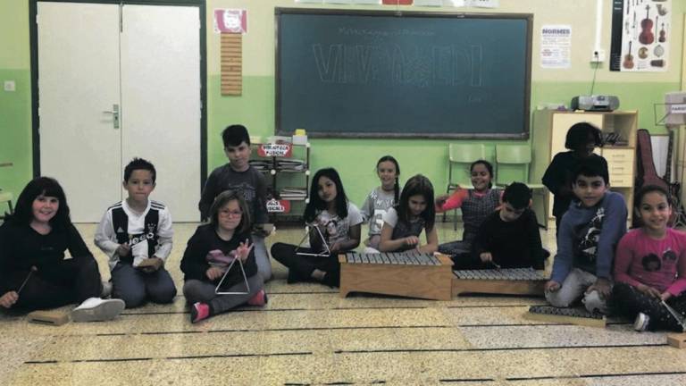 Alumnos de tercero de primaria de la Escola de Sant Pere i Sant Pau donde ya se hacen sesiones de musicoterapia y el curso que viene se ampliará la oferta. FOTO: Cedida