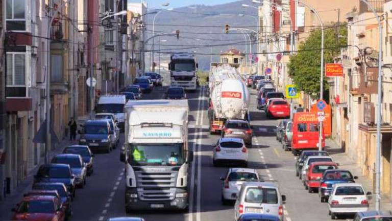 Imagen de archivo de la carretera N-340 en L’Arboç. Ahora no pasan camiones pero sí miles de vehículos. Foto: Pere Ferré