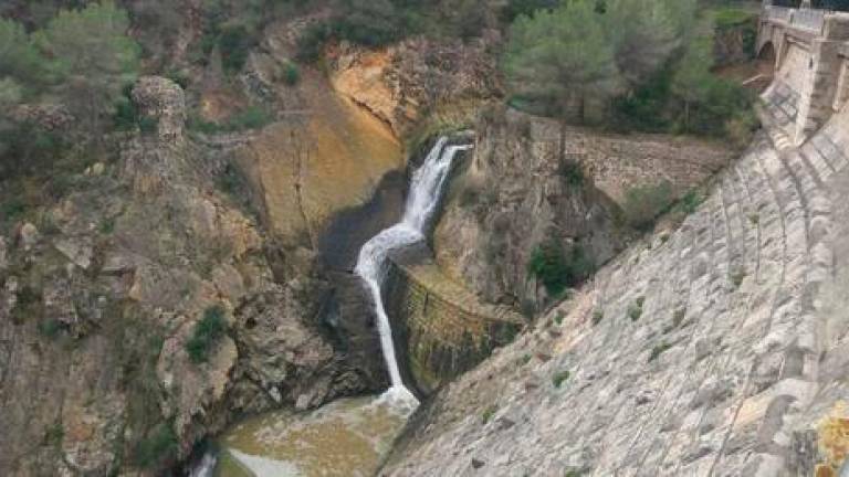 $!VIDEO: Cunit mira de reojo el desbordamiento del pantano del Foix