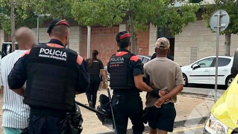 En el operativo han habido dos detenidos. FOTO: POLICIA LOCAL VENDRELL