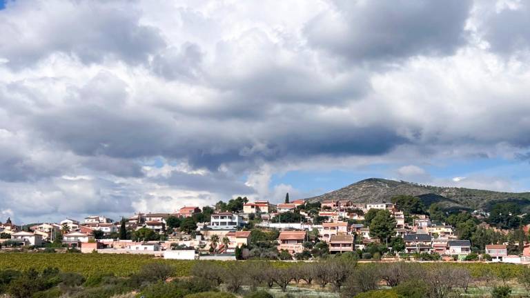 El pozo está en el núcleo del Priorat de La Bisbal del Penedès.