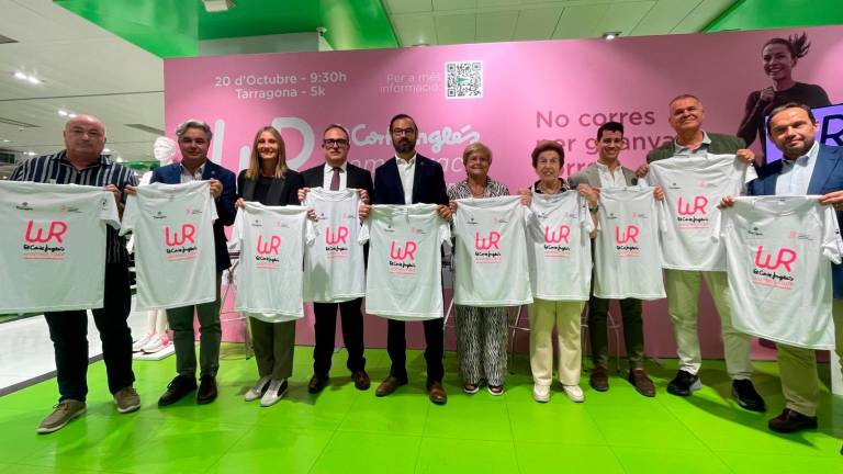 Organizadores y patrocinadores de la Women Race, esta mañana, en El Corte Inglés de Tarragona. FOTO: Cedida