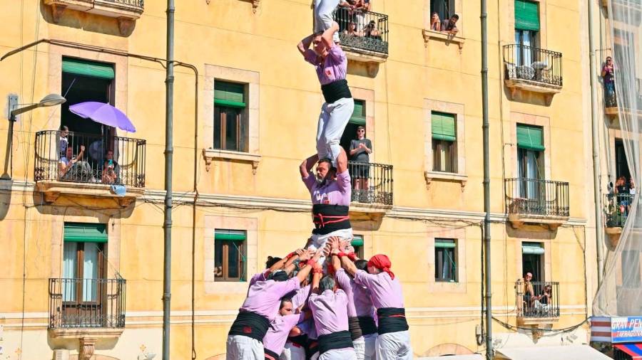 El pd8fm que va descarregar la Colla Jove Xiquets de Tarragona durant la Diada del Primer Diumenge a Tarragona. Foto: Marc Bosch