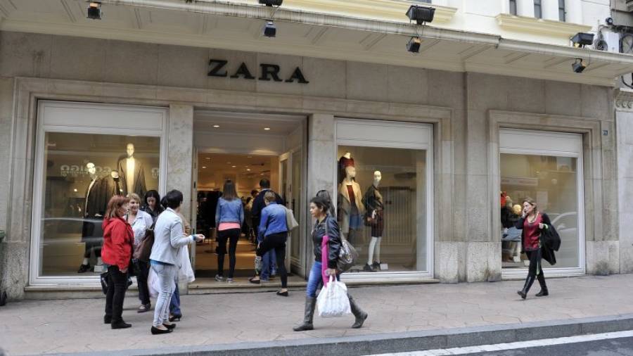 La emblemática tienda Zara dejará el local del arrabal de Jesús el mes que viene. Foto: Alfredo González