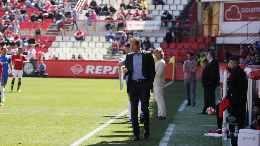 Luis Miguel Ramis en un partido en su etapa con el Almería en el Nou Estadi. FOTO: PERE FERRÉ