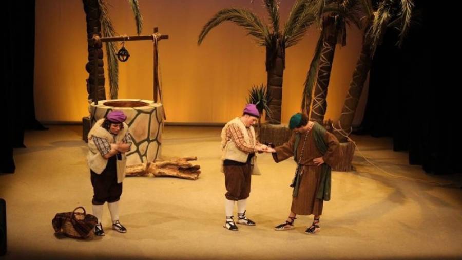 Els pastors protagonistes, el Fredolic i el Garrafó, en una de les escenes dels Pastorets Principals. Foto: Cedida