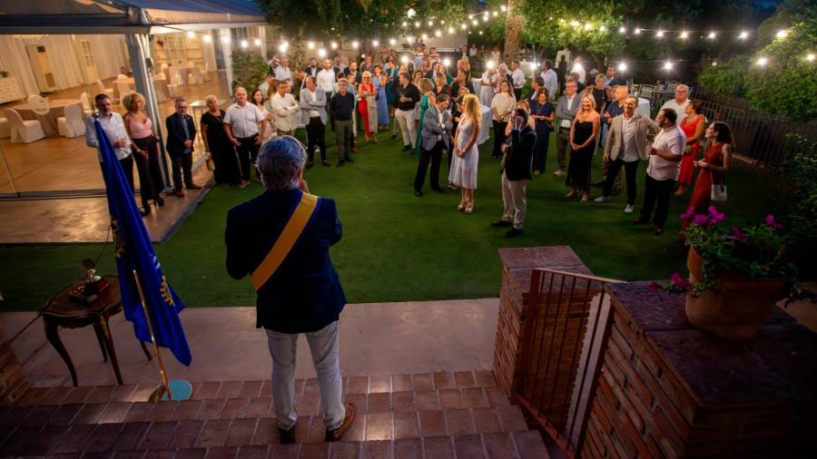 El primer cóctel-cena de verano de la entidad se celebró en los jardines de la Casa Joan Miret. Foto: Marc Bosch