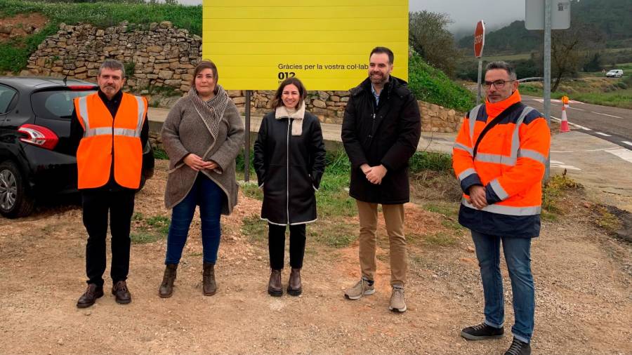 La delegada del Govern, acompanyada de l’alcaldessa de Senan; l’alcalde de l’Espluga de Francolí, i el director territorial del Departament de Territori