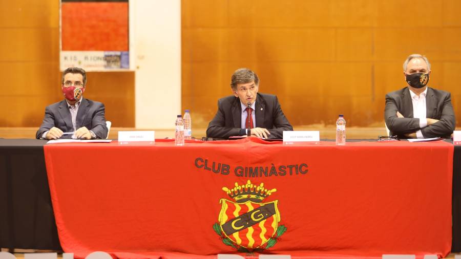 El presidente del Nàstic, Josep Maria Andreu, en la junta de accionistas celebrada ayer.  FOTO: ALBA MARINÉ