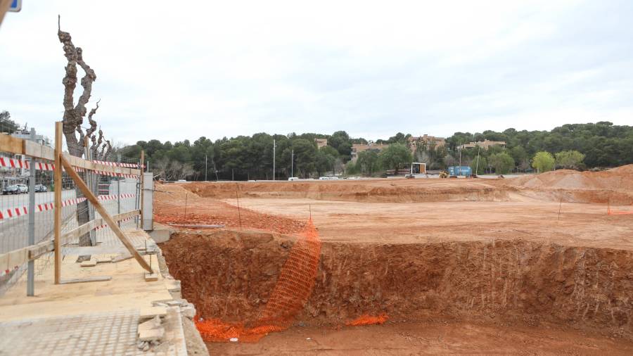 Imagen reciente de las excavaciones realizadas ya por la empresa poco antes de que comiencen finalmente las obras. foto: alba mariné