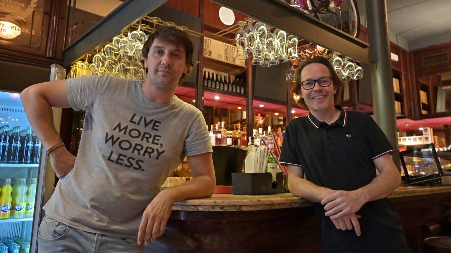 Indaleci Salas, a l’esquerra, i David Soley, a la dreta, són els dos impulsors del nou Cafè de Reus . FOTO: Alfredo González