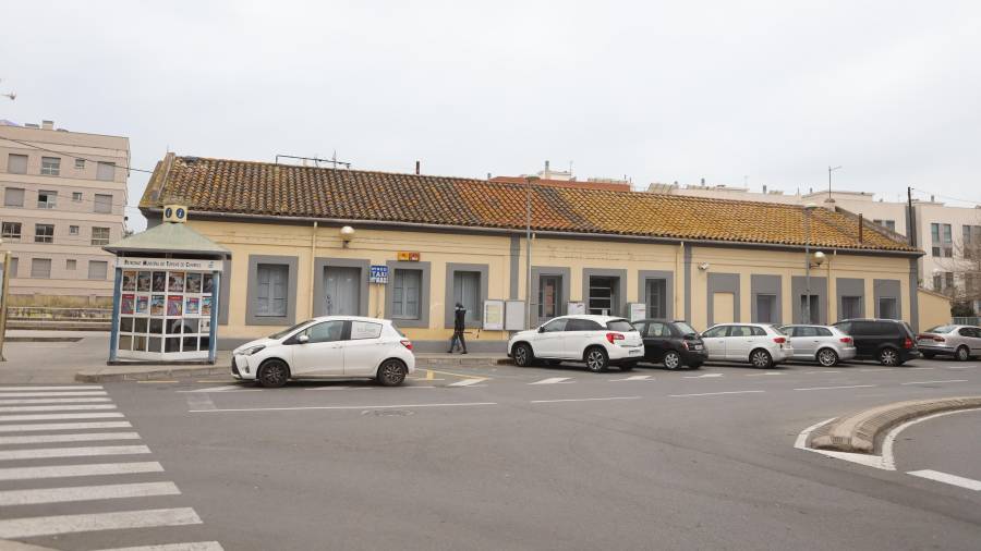 La antigua estación de tren de Cambrils. FOTO: Alba Mariné