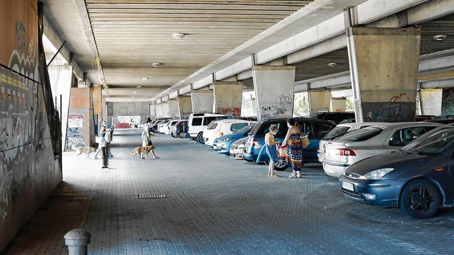 La cadena humana se iniciará en la zona del aparcamiento de vehículos. FOTO: PERE FERRÉ