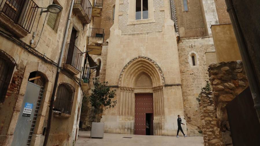 L’església de Sant Joan de Valls és un dels béns registrats. FOTO: PERE FERRÉELS CEMENTIRIS TAMBÉ FORMEN PART DEL LLISTAT, COM AQUEST DE FIGUEROLA DEL CAMP. FOTO: PERE FERRÉ