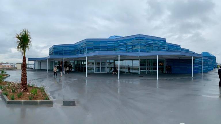 La nueva terminal de cruceros se inauguró ayer por la tarde con cerca de 400 invitados. Foto: Pere Ferré