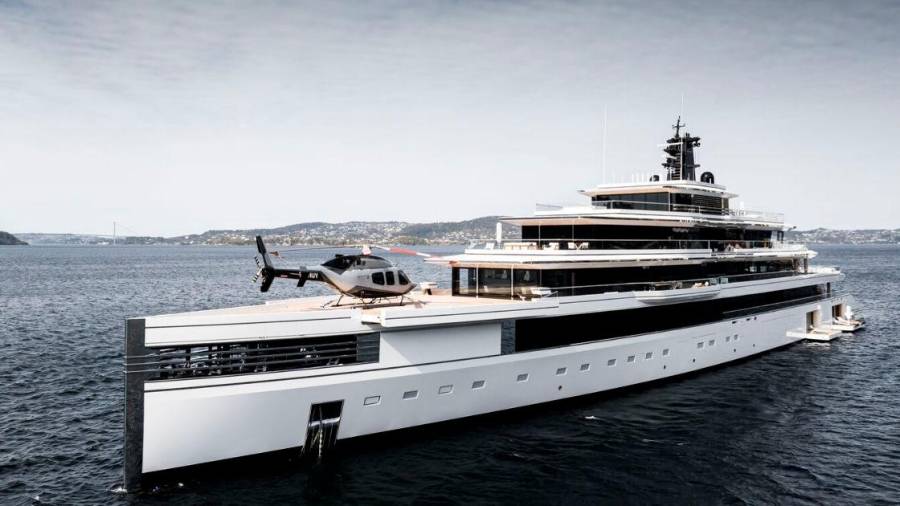 Imagen de SuperYacht Times Foto: Tom Van Oossanen