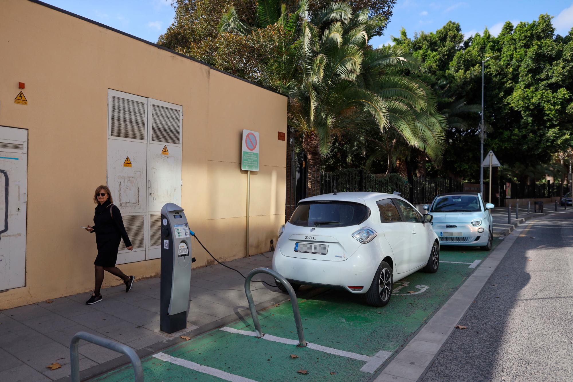 Dónde recargar gratis un coche eléctrico